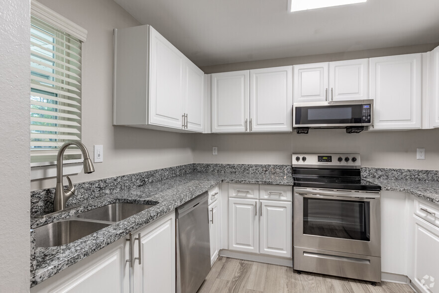 Nora 3200 - 3200 Oakwood Village Ln Chamblee GA 30341 | Apartment Finder