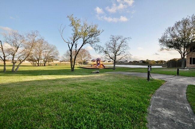 Building Photo - 12315 Field Brook Ct