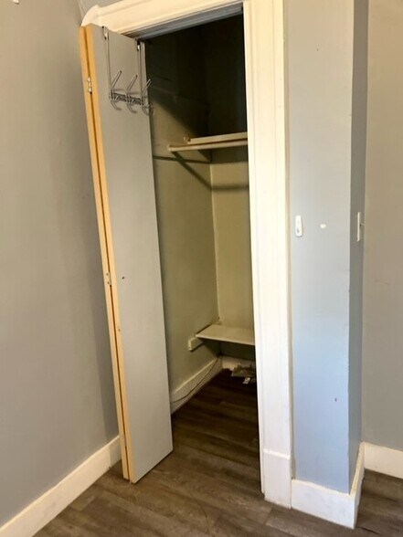 Bedroom closet - 3040 Park Ave