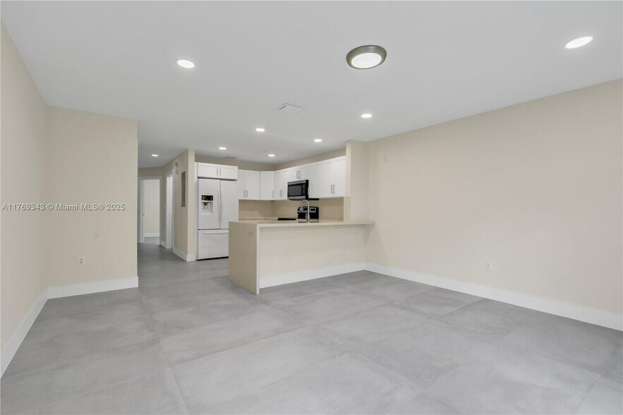 Building Photo - 3167 SW 129th Ter