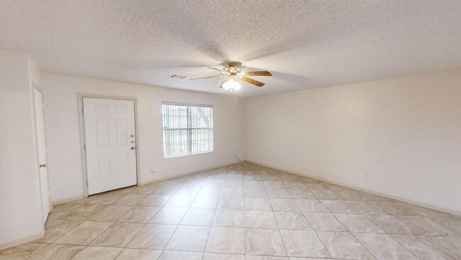 Building Photo - "Spacious 4-Bedroom Retreat with 2 Baths in Prime Killeen Location – 1,590 Sq Ft of Comfort!"