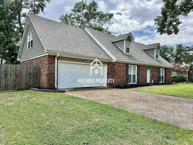 Building Photo - 6667 Amersham Dr