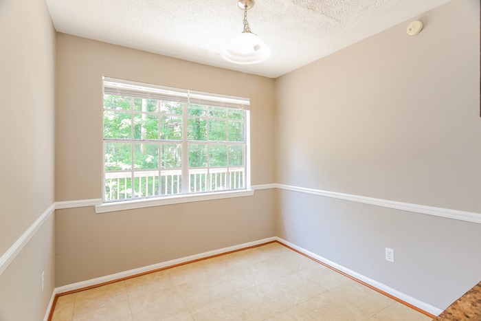 Building Photo - 818 Danton Ln