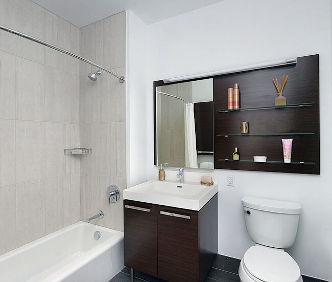 Building Photo - "Spacious 3-Bedroom Haven with Granite Ele...