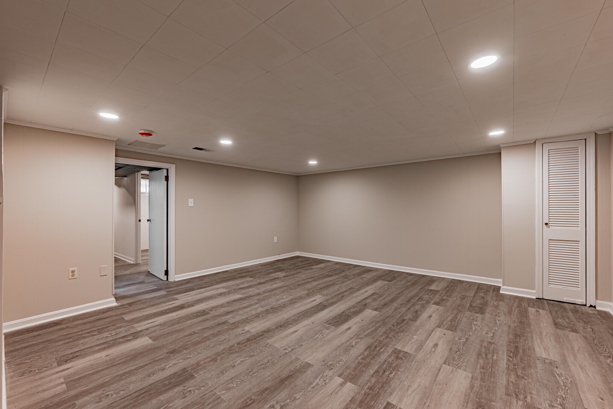 Building Photo - 1565 Dellsway Rd