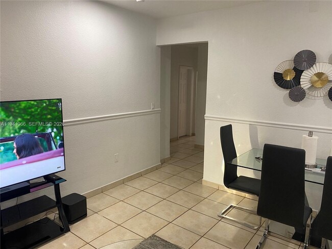 Building Photo - 1631 NW 29th Ave