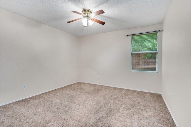 Building Photo - 208 Blazing Star Trail