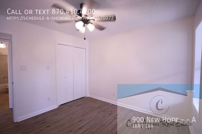 Building Photo - Move in special $600!!  Beautifully renova...