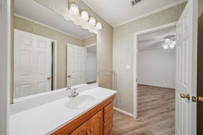 Building Photo - 15502 Kitty Hawk Dr