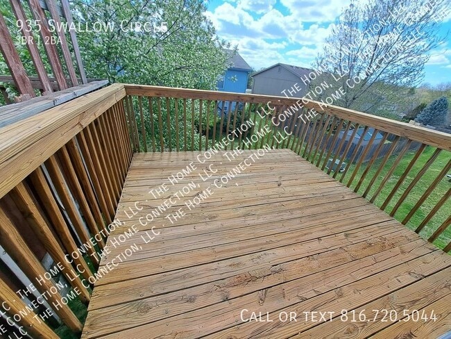 Building Photo - 935 Swallow Cir