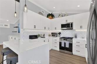 Building Photo - 211 Chandon