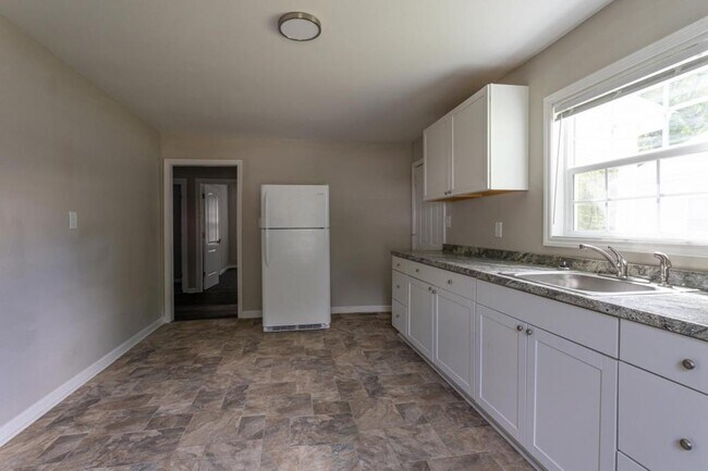 Building Photo - 516 North Dr