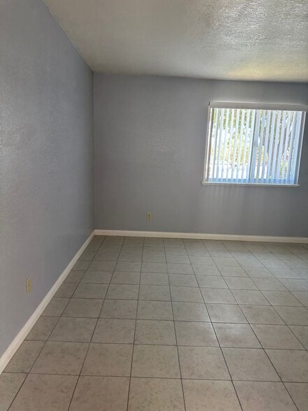 Building Photo - 16435 Orange St