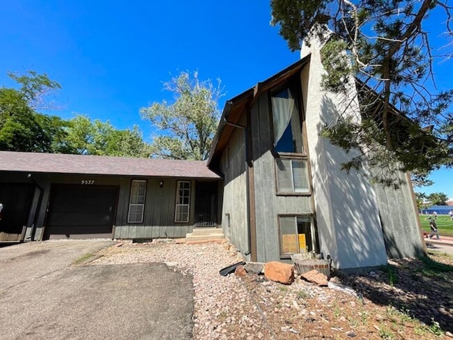 Building Photo - 9537 E Chenango Ave