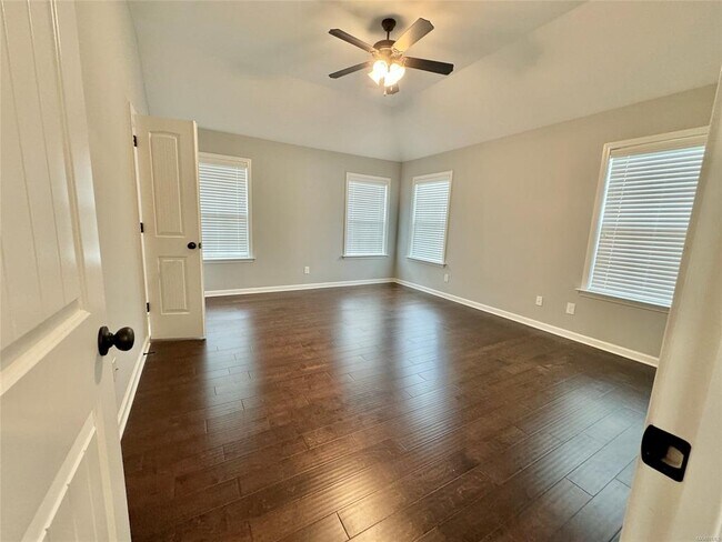 Building Photo - 9243 Cres Lodge Cir