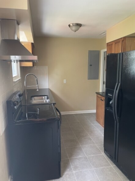 Building Photo - 3316 Cocoa Dr