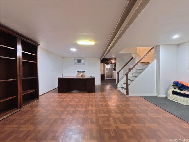 Building Photo - 398 Bauer Pl