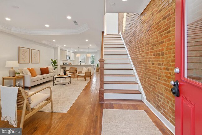 Building Photo - 1110 Orren St NE