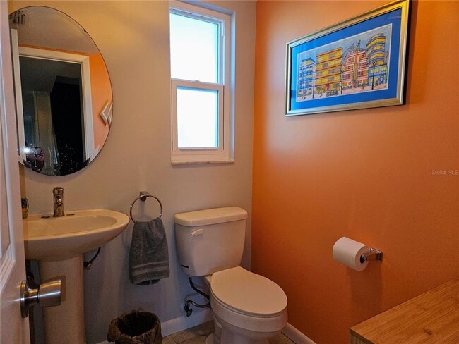 Building Photo - 255 Capri Cir N