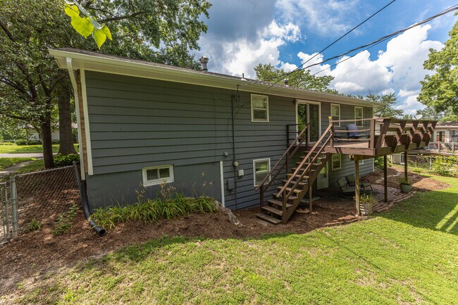 Building Photo - 3312 Lynnwood Dr