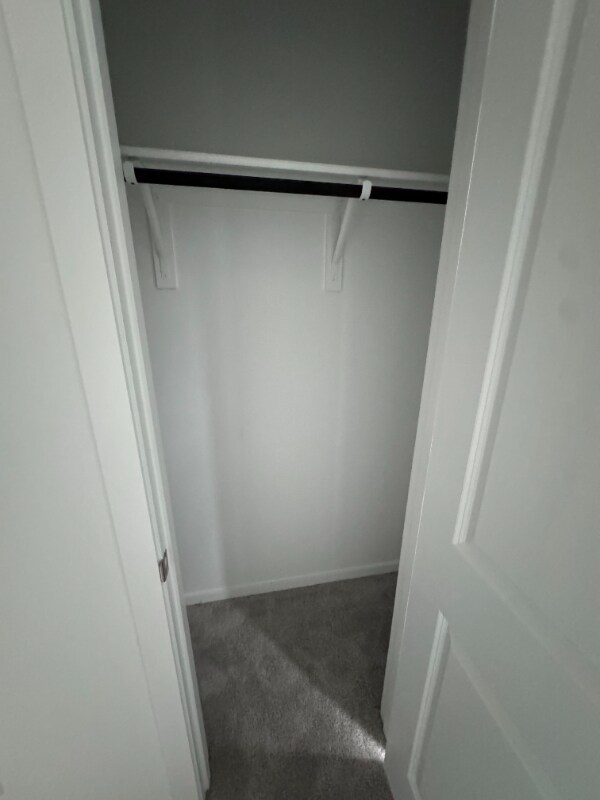 Building Photo - 7116 Waterford Crk Ct