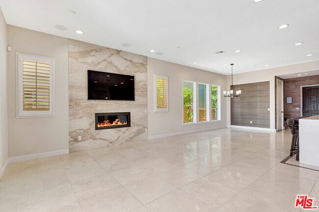 Building Photo - 11945 Mirabel Way