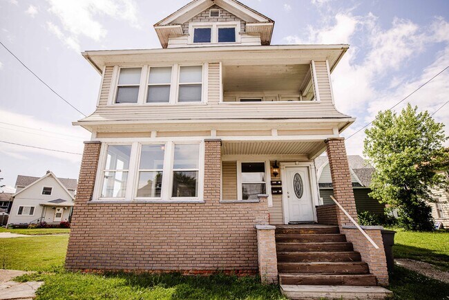 Primary Photo - 2594 Broadway St