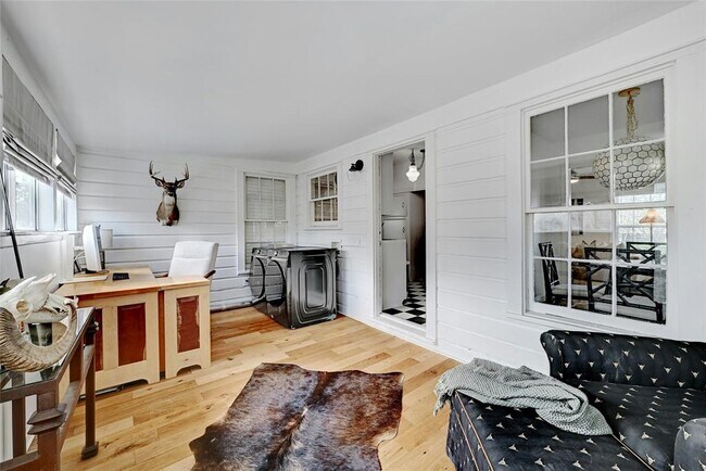 Building Photo - 5313 Avenue F