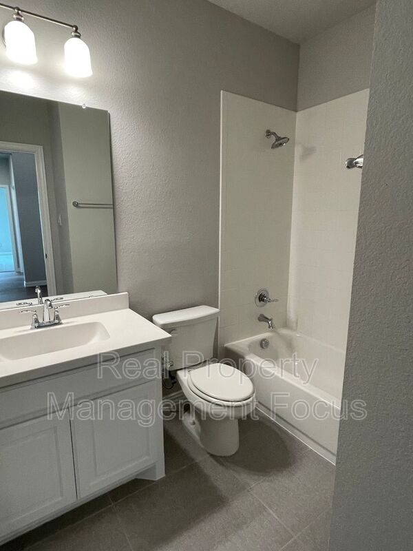 Building Photo - 13969 Falcon Ranch Dr