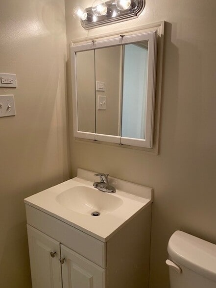 Building Photo - Stonehenge Court Apartments, Bethlehem, PA