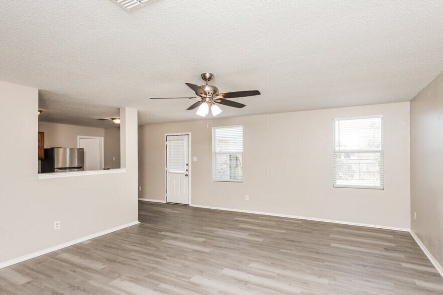 Building Photo - 2909 Paint Brush Pl