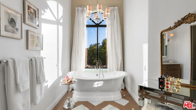 Building Photo - 6110 Merritt Dr