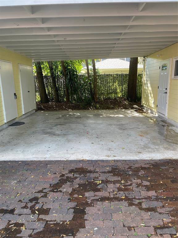 Building Photo - 752 N Westmoreland Dr