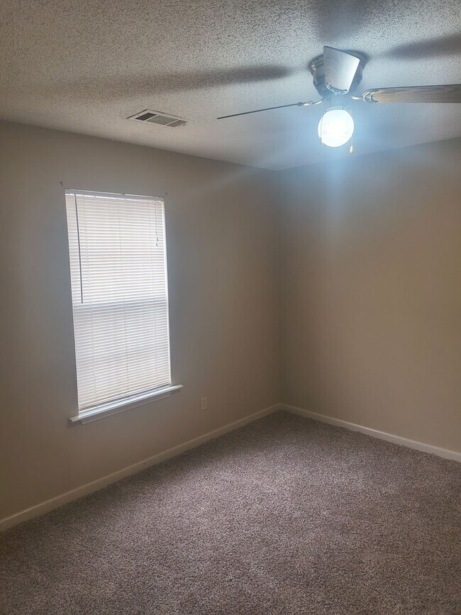 Building Photo - 8352 Keeli Cove