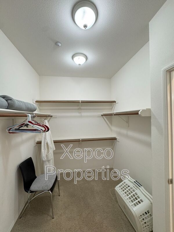 Building Photo - 1290 Esperanza Trail