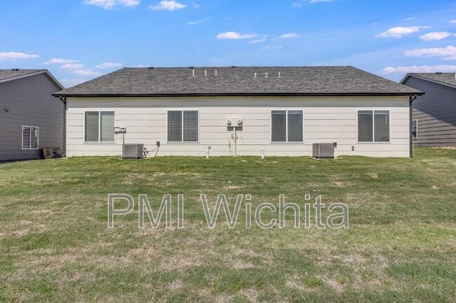 Building Photo - 5238 N Cypress St