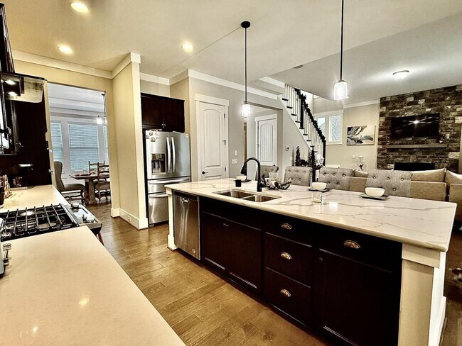 Building Photo - 1316 Spicer Ln