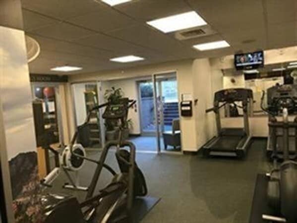 Building Photo - 44 Washington St