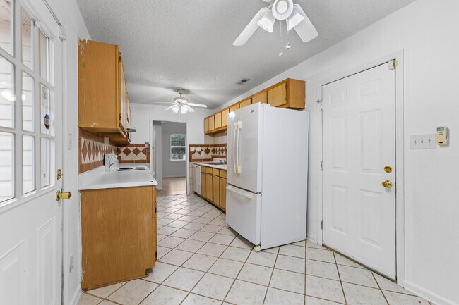 Building Photo - 314 Pebble Ln