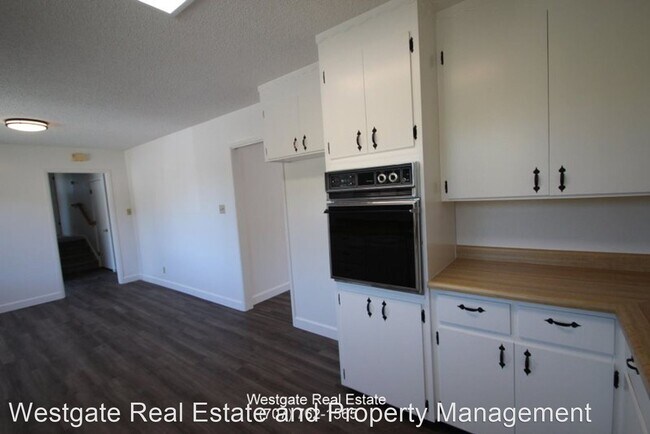 Building Photo - 3 br, 2 bath House - 1109 West Street