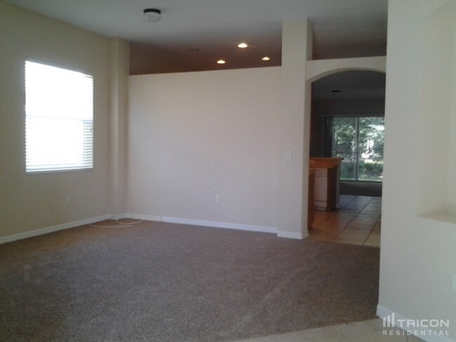 Building Photo - 35045 Meadow Reach Dr
