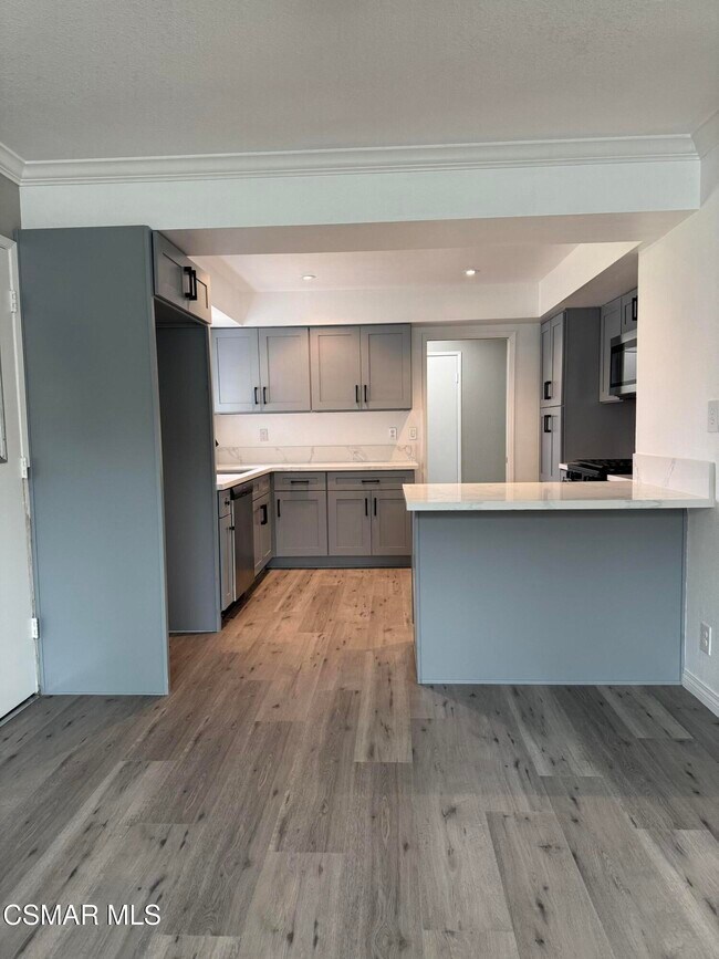 Building Photo - 1694 Regent St