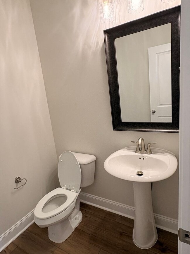 Building Photo - 110 Alva Ct