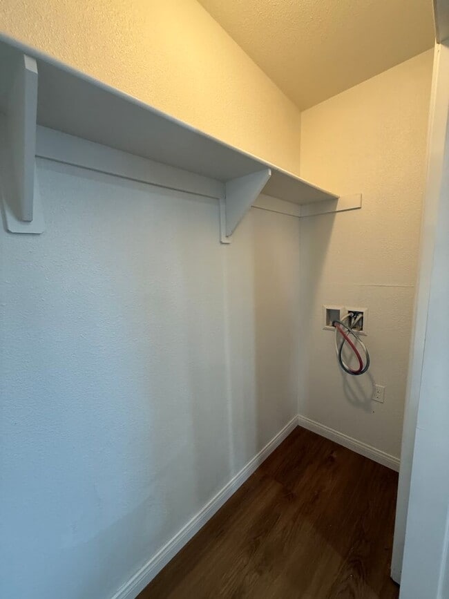 Building Photo - 516 2nd St