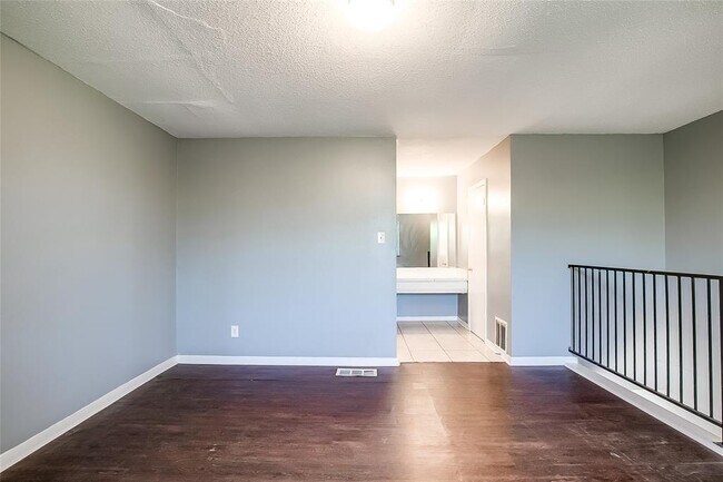 Building Photo - 2215 Mission Hill Dr