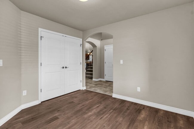 Building Photo - Spacious Syracuse Home with Covered Deck, Loft & Oversized 3-Car Garage