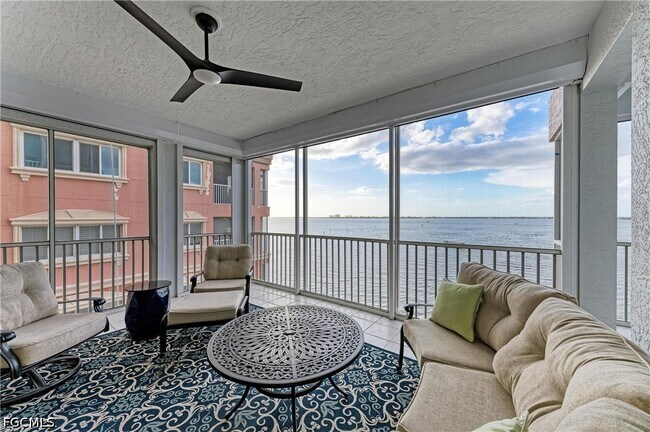 Building Photo - 14813 Laguna Dr