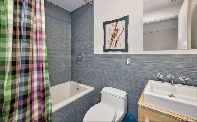 Building Photo - 34 Eckford St