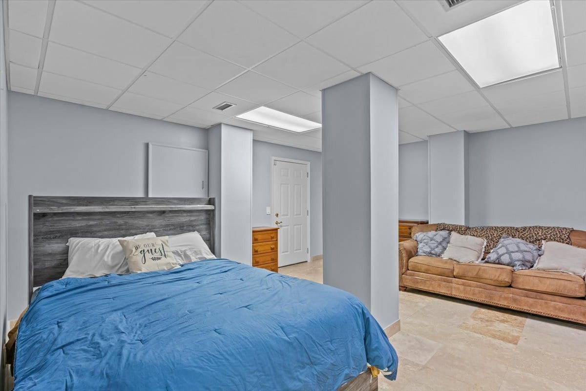 Building Photo - 200 Asphodel Dr
