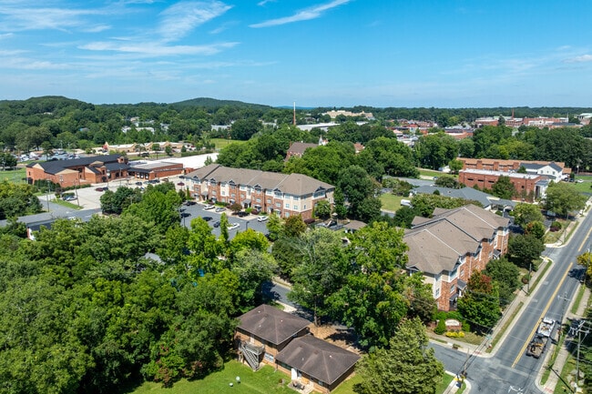 Aerial Photo - Sunset Place Apartments